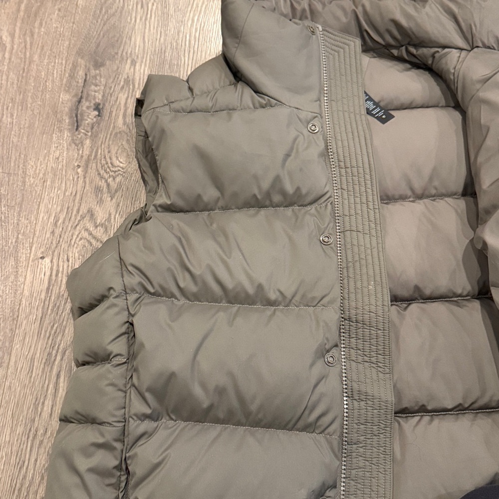lululemon athletica Men's Wunder Puff 600-Down-Fill Vest - Picture 9 of 9